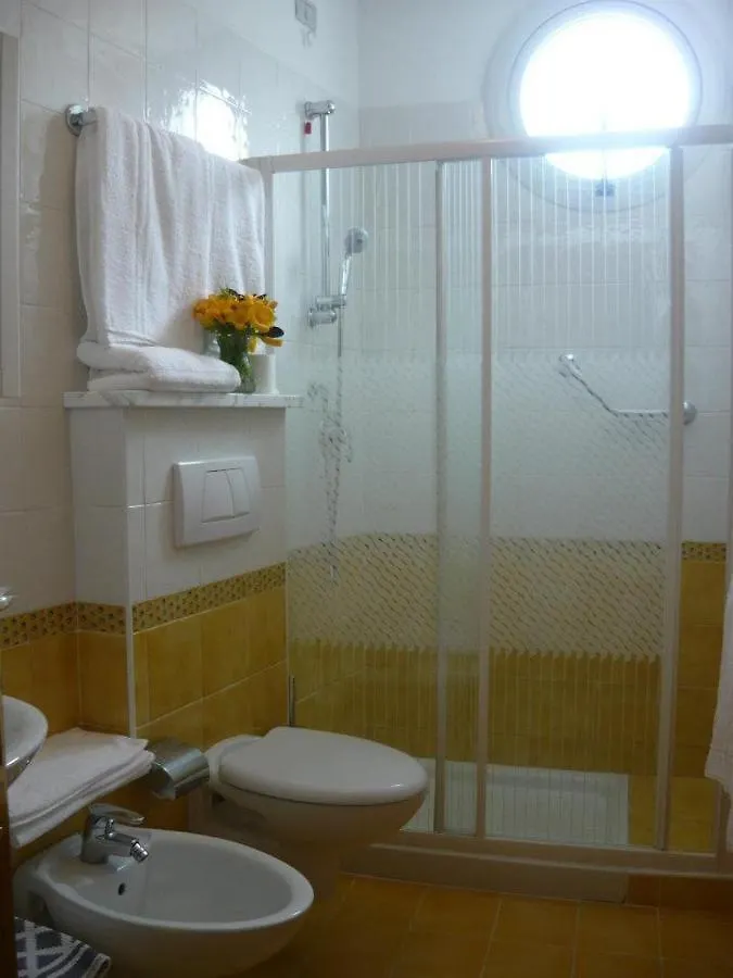 Hotel Lily 비비오네