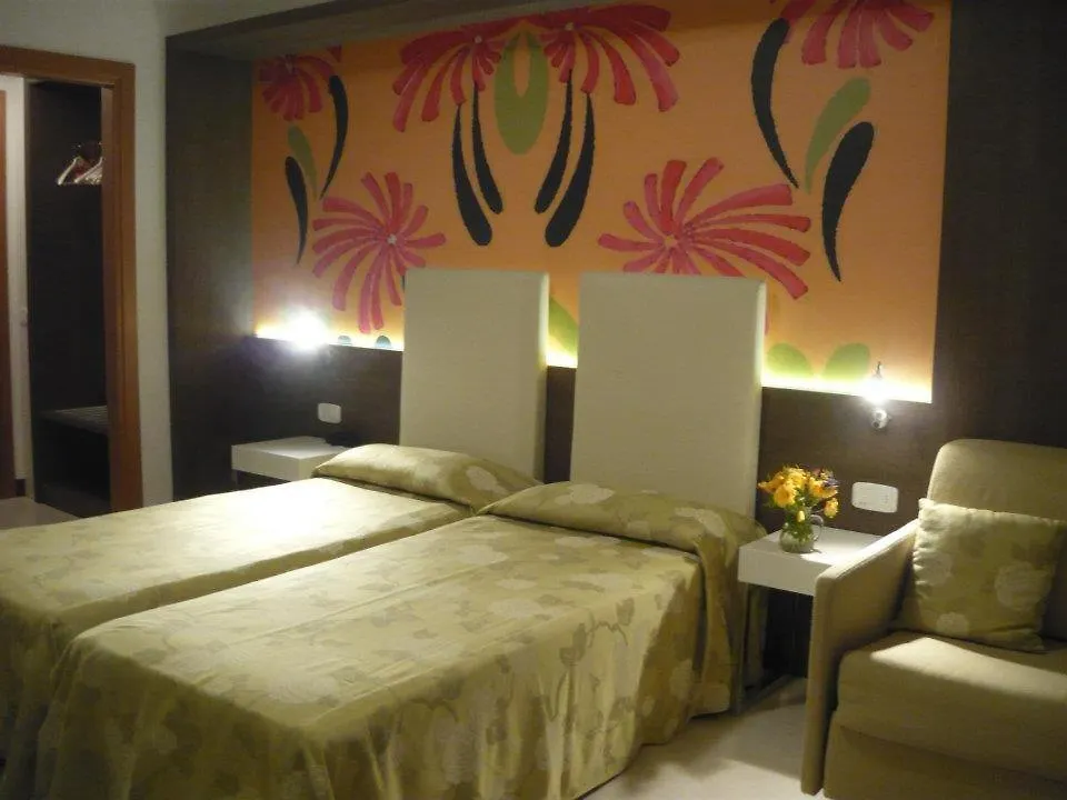 Hotel Lily 비비오네 3*,  이탈리아